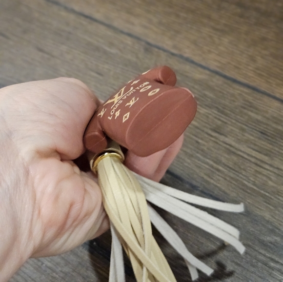 NEW Fashion Keychain with Tassel - Picture 5 of 7